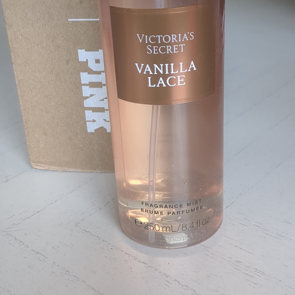 New Victoria Secret Vanilla Lace Fragrance Mist 8.4 FL OZ - Picture 2 of 2